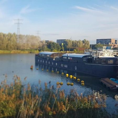 Euphrate Houseboat Hotel Amsterdam Exterior photo