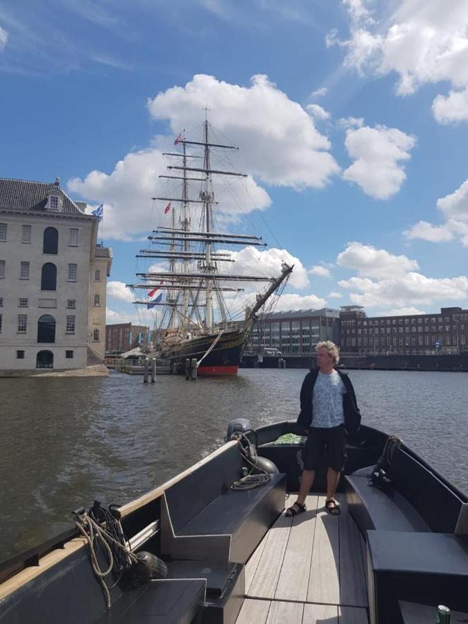 Euphrate Houseboat Hotel Amsterdam Exterior photo